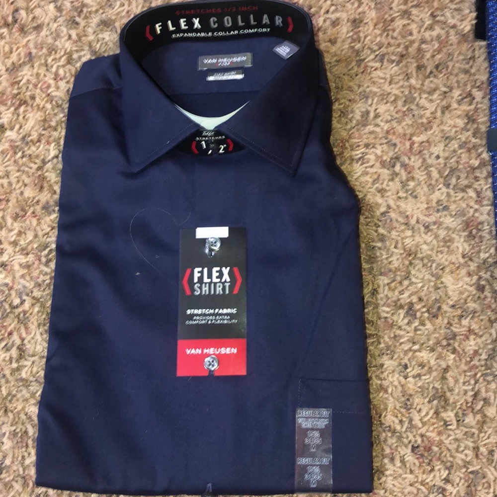 Van Huesen Men’s long sleeve dress shirt